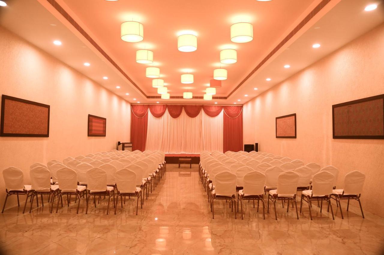 Celebrity Resort - Near Isha Yoga Alāndurai 외부 사진